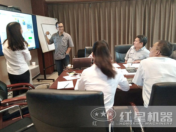 解答用户问题的技术人员 解答用户问题的技术人员